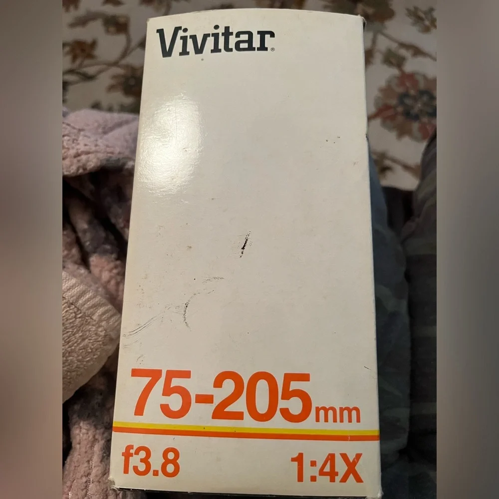 Vivitar Macro 75-205mm f3.8 1:4X zoom Lens, Leather case w/all instructions/docs